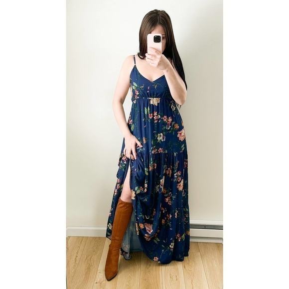 Yumi Kim Blue Darling Floral Tiered Maxi Dress sz Small - Picture 7 of 14